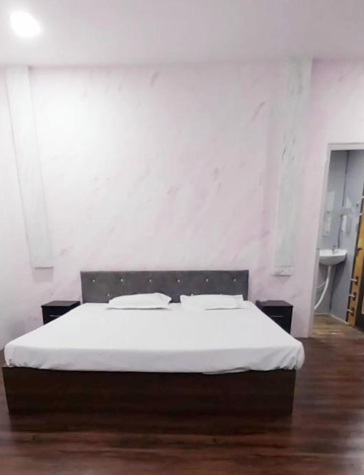 The Black Leaf Hotel Raipur  Exterior photo