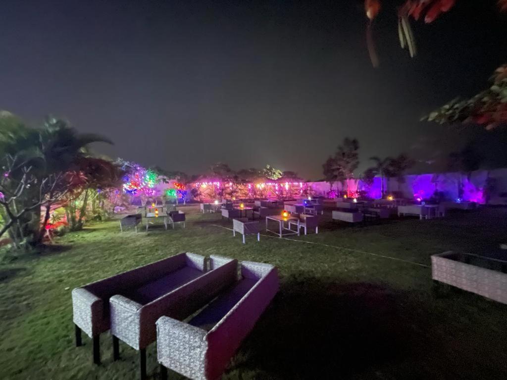 The Black Leaf Hotel Raipur  Exterior photo