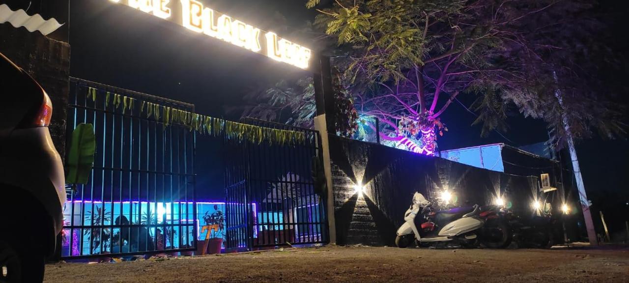 The Black Leaf Hotel Raipur  Exterior photo